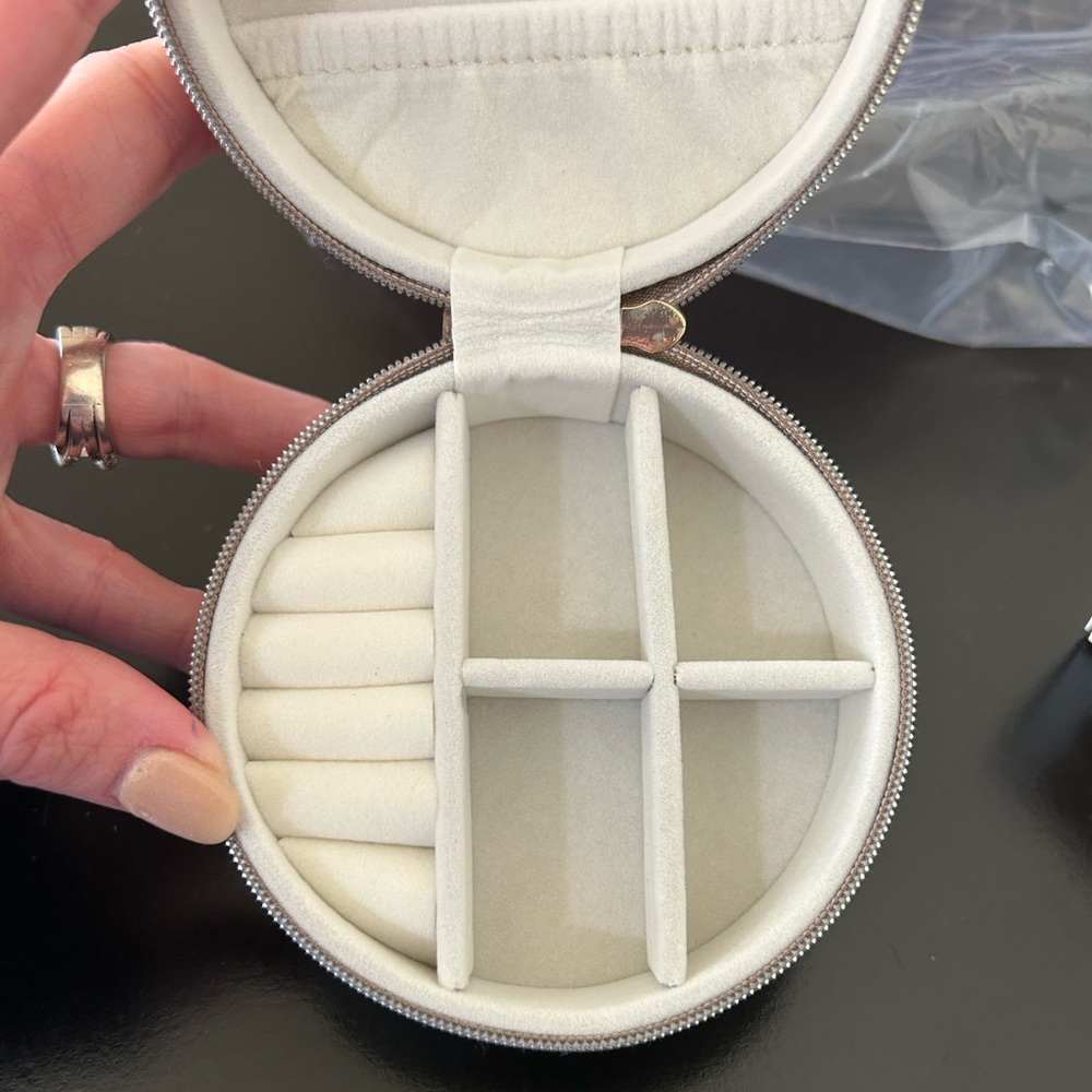 Mele and Co Stow and Go Mini Travel Jewelry Box NIB MSRP $35 - Picture 8 of 11